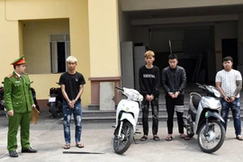 Truy bắt nhóm đối tượng dùng hung khí chặn đường phụ nữ cướp tài sản