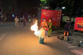 Trên 600 người thực hành dập lửa vụ cháy giả định