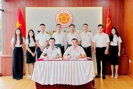 Công ty TNHH MTV Tháng 8 ký kết hợp tác chiến lược phân phối sản phẩm dầu nhờn VOSTA