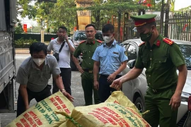 Công an Hà Nội phát hiện 1,5 tấn xúc xích không rõ nguồn gốc