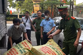 Công an Hà Nội phát hiện 1,5 tấn xúc xích không rõ nguồn gốc