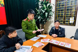 Bắt giữ đối tượng lưu hành tiền giả