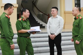 Chủ tài khoản bỗng dưng nhận được 1,47 tỷ đồng 