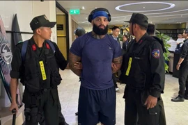 Cục Cảnh sát hình sự bàn giao nhiều đối tượng truy nã quốc tế cho phía Hoa Kỳ và Trung Quốc