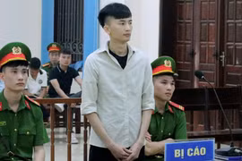 Nhân viên quán karaoke cất giấu 30 nghìn viên ma túy tổng hợp