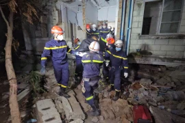 Đoàn CHCN Bộ Công an Việt Nam nỗ lực hết mình, tìm thấy thi thể một bé trai trong ngôi nhà bị sập