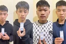 Bắt nhóm đối tượng giở trò đồi bại với bé gái 15 tuổi