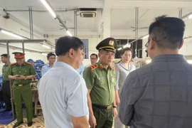 Công an Hà Nội quyết liệt tấn công tội phạm buôn lậu, gian lận thương mại, hàng giả, bảo vệ quyền lợi người tiêu dùng