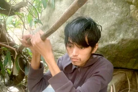 Đối tượng trốn nghĩa vụ quân sự vào rừng ẩn náu