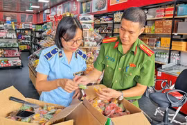 Phát hiện số lượng lớn bánh Trung thu nhập lậu