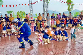 Huấn luyện kỹ năng thoát nạn trong môi trường khói, khí phức tạp