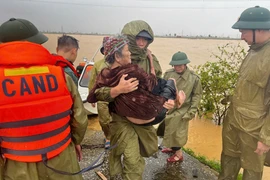 Lực lượng Công an giúp dân trong tâm bão số 10