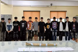 Tạm giữ hình sự 12 đối tượng đuổi đánh nhau khiến người đi đường tử vong