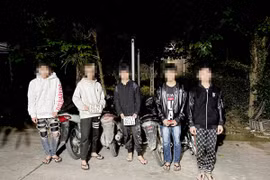 Xử lý nhóm đối tượng điều khiển xe máy “bốc đầu” gây nguy hiểm trên đường phố 