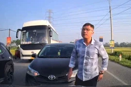 Phạt tiền, trừ điểm giấy phép lái xe vì lỗi lấn làn ngược chiều trên tỉnh lộ 295