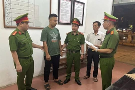 Khám xét khẩn cấp nơi ở của 2 đối tượng vi phạm quy định về nghiên cứu, thăm dò, khai thác tài nguyên