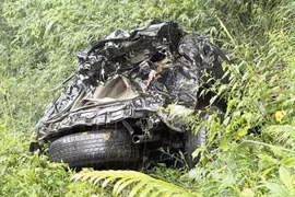 Phát hiện thi thể người và ô tô dưới vực sâu ở Mẫu Sơn