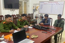 Bắt quả tang 2 đối tượng tàng trữ súng nén hơi 