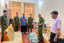 Bắt nguyên Chủ tịch một phường ở tỉnh Lào Cai