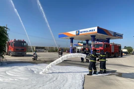 Thực tập phương án chữa cháy, cứu nạn, cứu hộ tại cửa hàng xăng dầu số 28