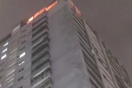 Xử lý nhanh đám cháy ở tầng 26 chung cư C2 Xuân Đỉnh