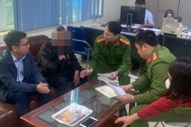 Cụ ông suýt mất 300 triệu đồng vì chiêu lừa "người thân trên Zalo"