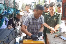 Đánh sập đường dây vận chuyển 235 kg bạc tinh khiết từ nước ngoài vào Việt Nam