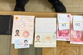 Bắt đối tượng người nước ngoài vận chuyển tiền giả