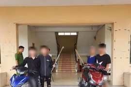 Bắt nhóm đối tượng mang hung khí, điều khiển mô tô gây tai nạn làm 4 người thương vong