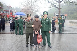 Phát hiện đối tượng truy nã khi tiếp nhận công dân ở Cửa khẩu Quốc tế Hữu Nghị