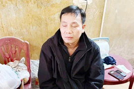 Chủ cửa hàng sim thẻ 'kiêm' cho vay lãi nặng