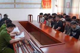 Xử lý nhóm đối tượng mang dao kiếm gây rối trật tự công cộng