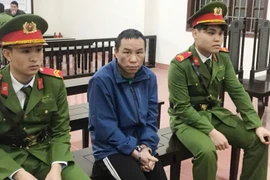 Phạt tù đối tượng truy nã tàng trữ súng đạn