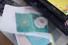 Khám xét đối tượng làm giả con dấu, tài liệu của cơ quan, tổ chức