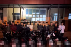 Tạm giữ 11 đối tượng gây rối trật tự công cộng