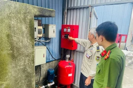 Đôn đốc, hướng dẫn công tác phòng cháy tại các cơ sở thuộc Cụm Công nghiệp vừa và nhỏ tại xã Phúc Thịnh