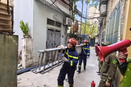 Xử lý nhanh tình huống cháy giả định do chập điện