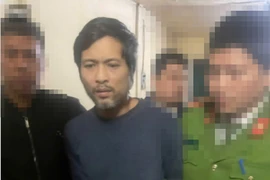 Cầm dao đe dọa nữ nhân viên công ty viễn thông vì nghi bị theo dõi cuộc sống cá nhân