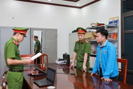 “Chế” văn bản chỉ đạo của cấp trên để đe dọa Hiệu trưởng nhà trường