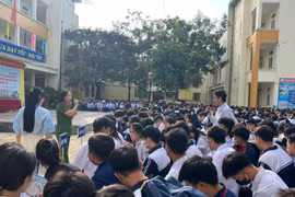 Công an xã Quang Minh ký cam kết an toàn giao thông tại học đường