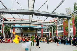 Hơn 600 giáo viên và học sinh mầm non trải nghiệm thoát nạn trong môi trường hoả hoạn