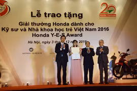 Honda Việt Nam trao tặng Giải thưởng Honda Y-E-S 2016