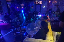 Đồng loạt đột kích các quán bar, phát hiện 13 cơ sở kinh doanh 'bóng cười' 