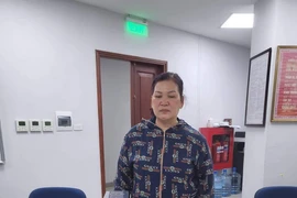 Khởi tố người đàn bà bán thuốc lá lậu trên phố cổ Hà Nội