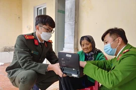 Thực hiện Đề án 06, quận Hoàn Kiếm đặt lợi ích người dân làm đầu