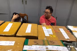 Nam thanh niên giỏi tiếng Trung Quốc, bắt tay người bản địa buôn lậu thuốc lá 