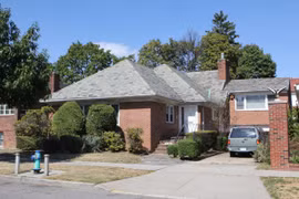 Mẹ sống cùng thi thể con trai 20 năm mà không biết