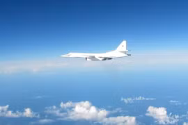 Anh điều tiêm kích chặn máy bay ném bom Nga