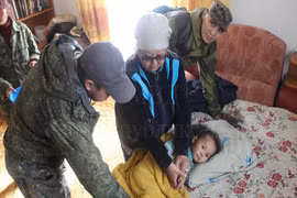 Bé trai 3 tuổi sống sót kỳ diệu trong rừng đầy thú dữ