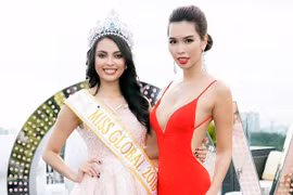 Siêu mẫu Hà Anh "đọ sắc" với Hoa hậu Toàn cầu 2016